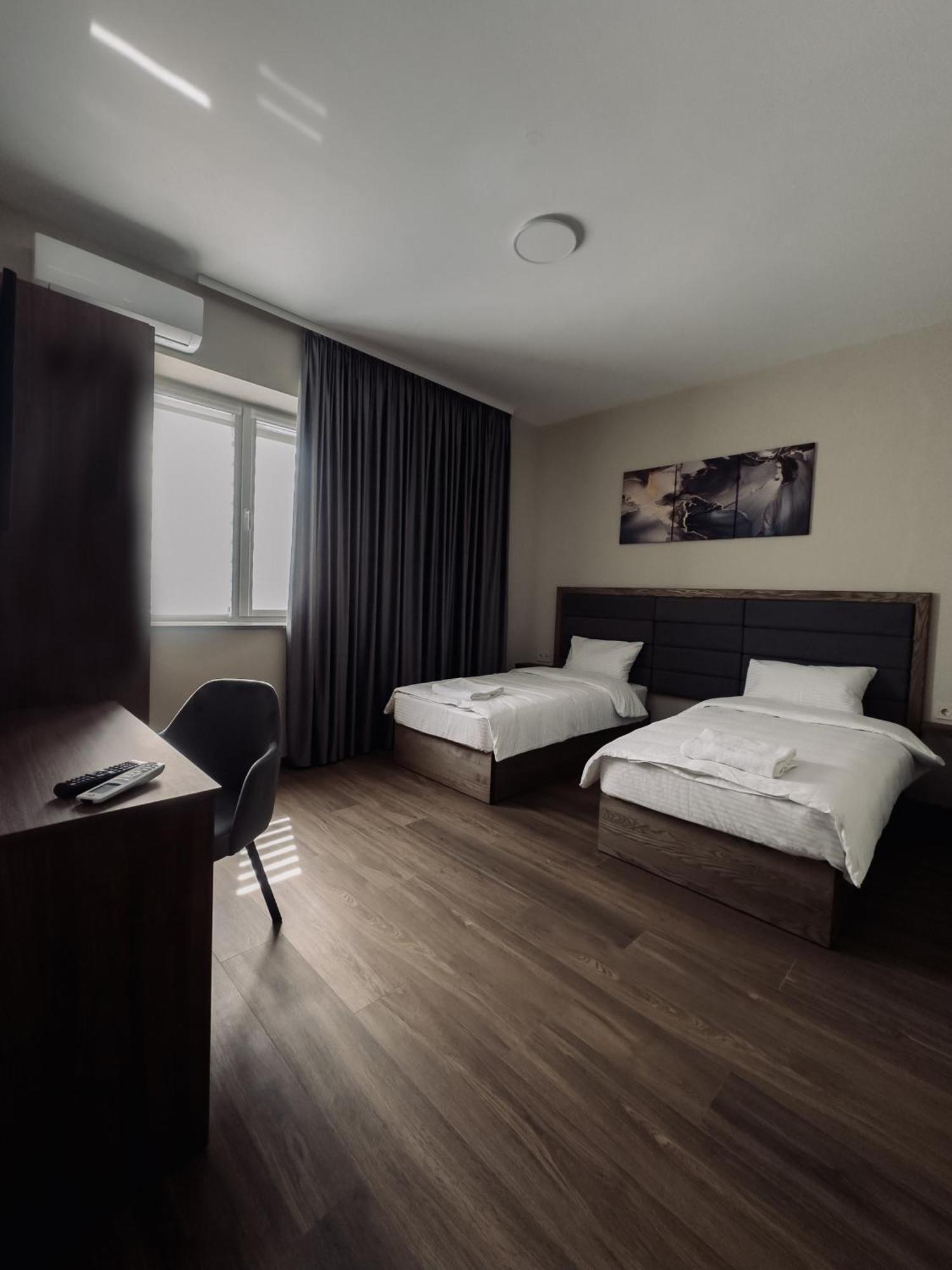 Nesvit Hotel Kiew Exterior foto